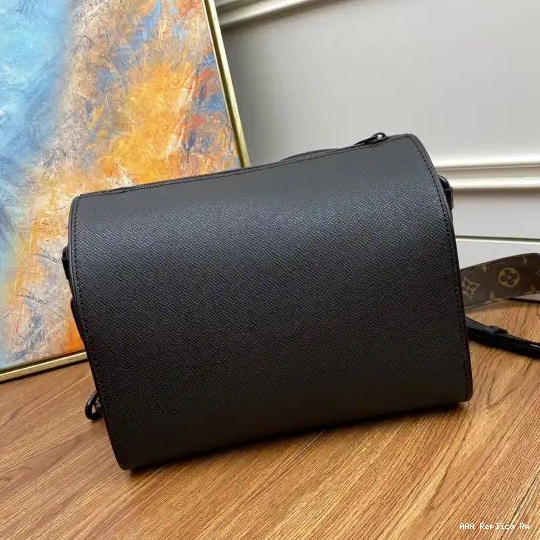 AAA Pruses Bags VUITTON MESSEANGER BAG LOUIS 0604